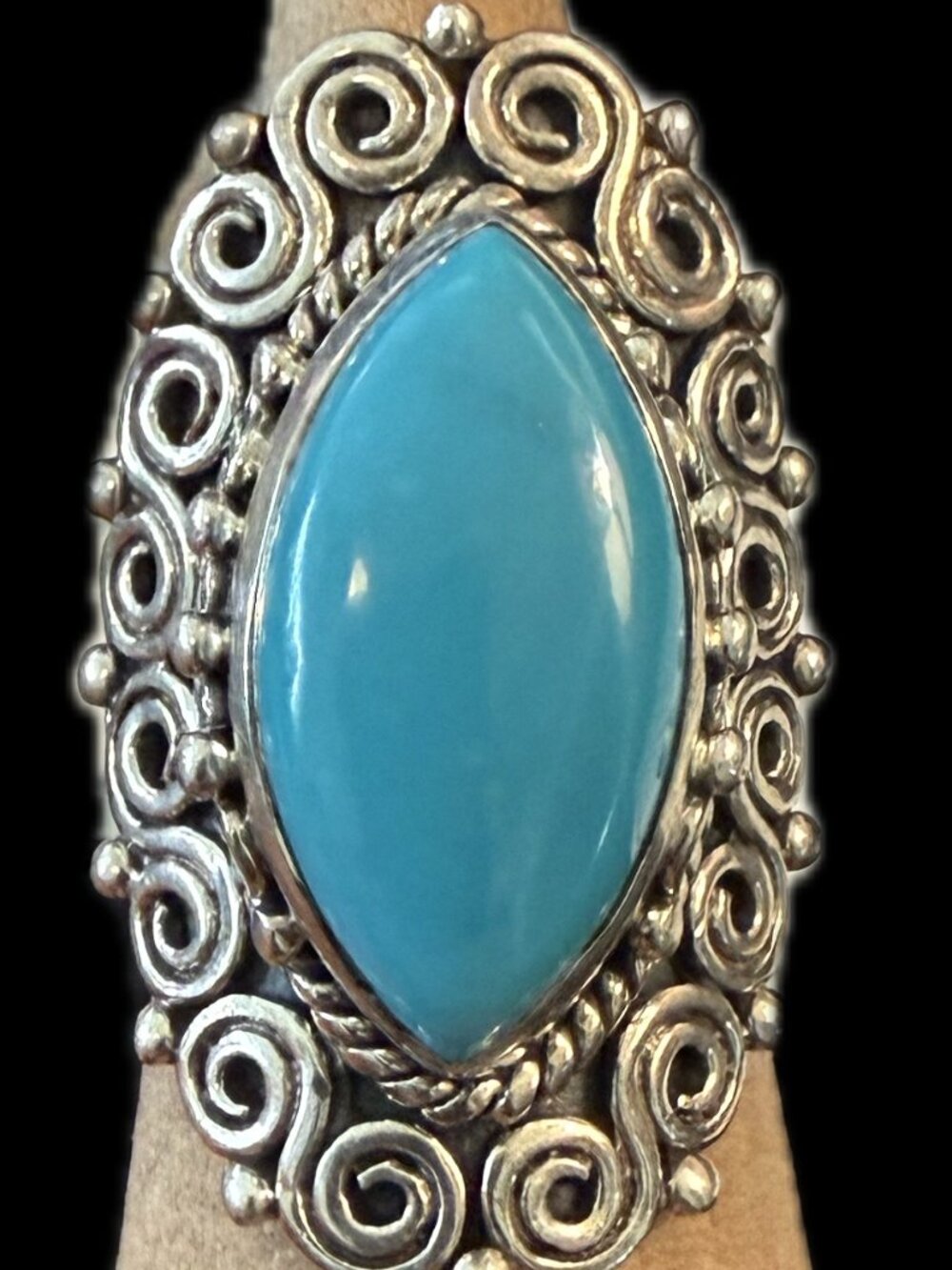 925 Turquoise ring unique setting